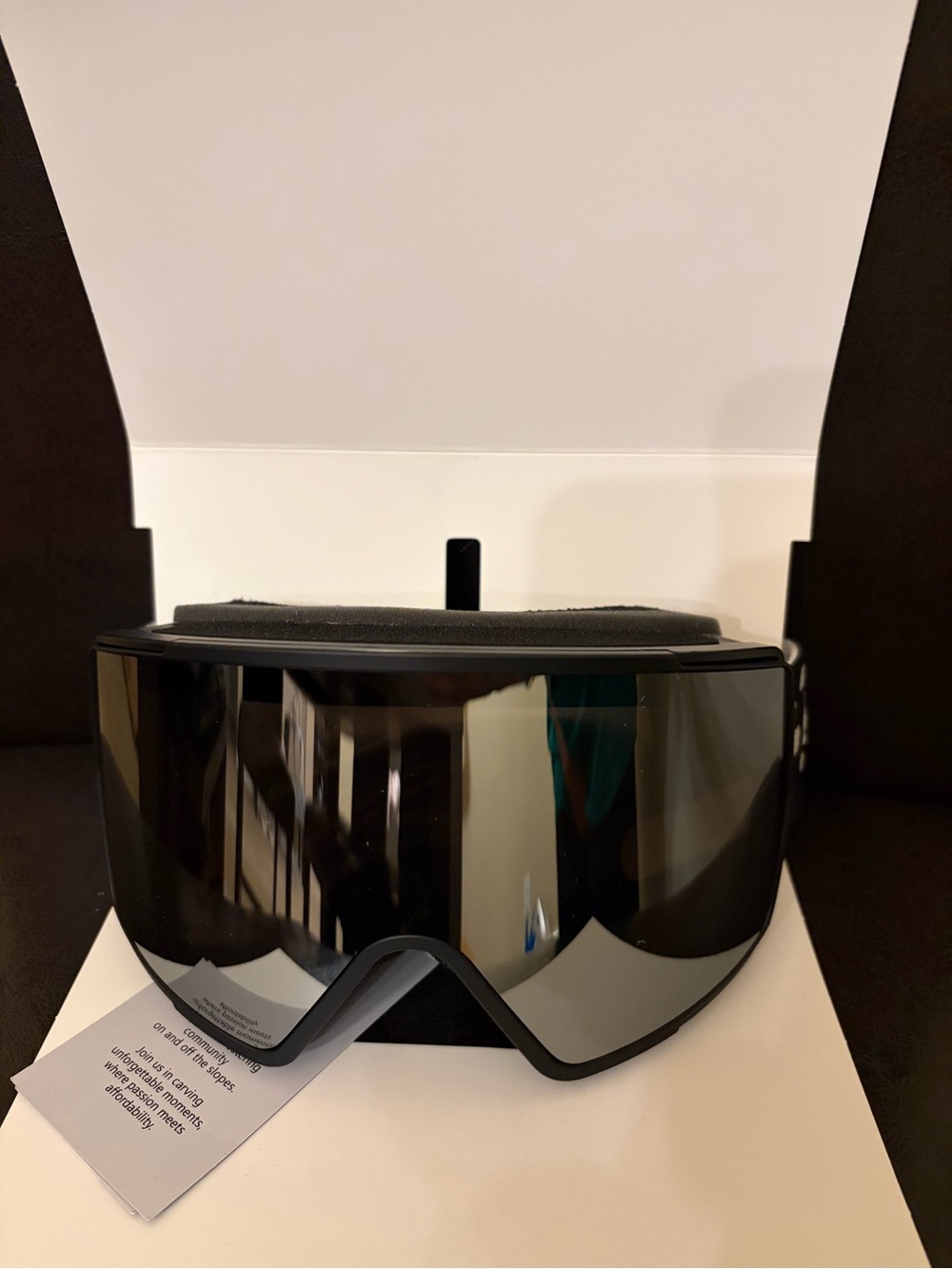 Black Mirrored Snow Goggles with Comfortable Face Cushion